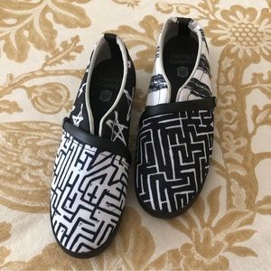 NWOT Common Ground, Immigration Promised Land Slip On